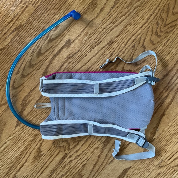 Camelbak Pink Hydration Pack with Blue Tube - Picture 2 of 5